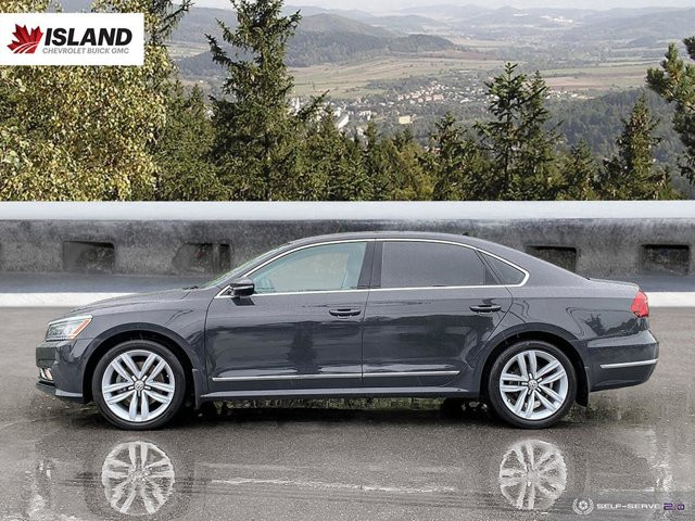 2017 Volkswagen Passat Highline, Leather, Sunroof, Heated Seats in Cars & Trucks in Cowichan Valley / Duncan - Image 2