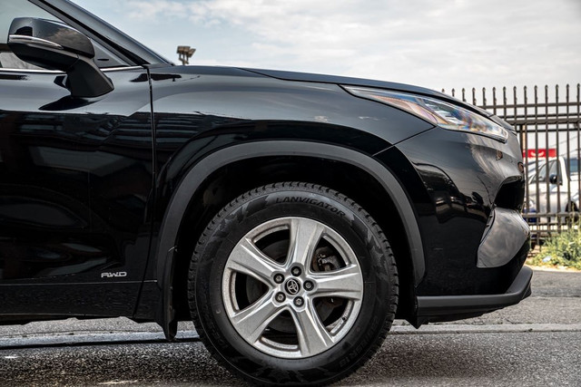 2022 Toyota Highlander HYBRID LE AWD | 8 PASS | CAM | BSM | ONE  in Cars & Trucks in City of Toronto - Image 4