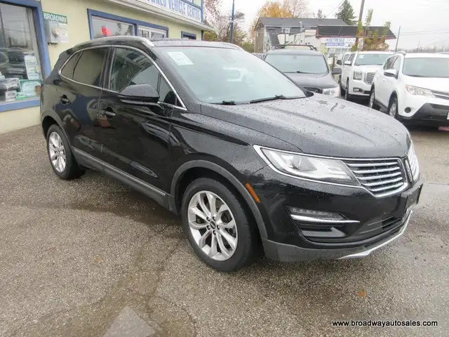 2017 Lincoln MKC ALL-WHEEL DRIVE SELECT-PACKAGE 5 PASSENGER 2.0L in Cars & Trucks in Markham / York Region - Image 7