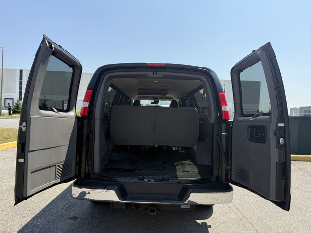 2023 GMC Savana Passenger LT in Cars & Trucks in Oakville / Halton Region - Image 4