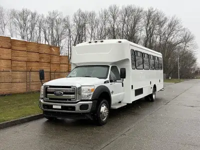 2011 Ford F-550 31 Passenger(30 Passenger plus 1 driver) Bus Powerstroke Diesel, 6.7L, 8 cylinder, 2...