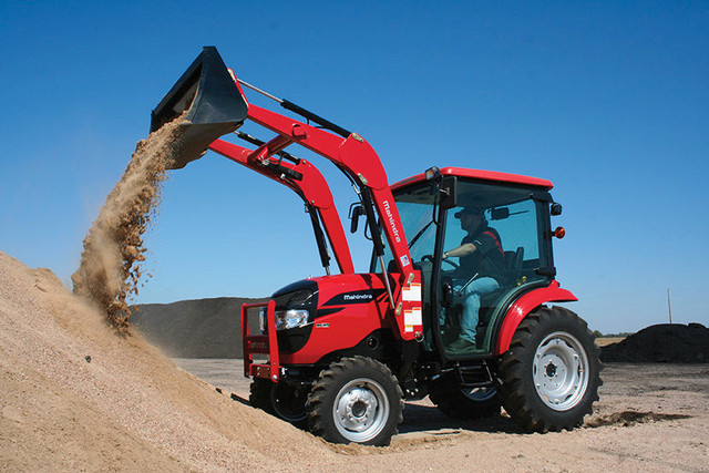 New 35HP Mahindra tractor with loader- 0% financing- NO DPF in Farming Equipment in Saskatoon - Image 3