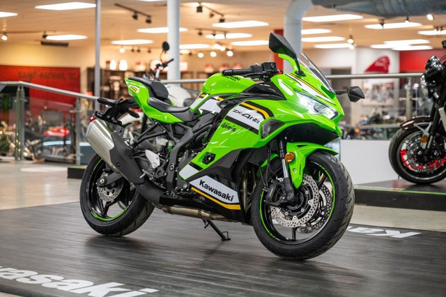2025 KAWASAKI Ninja ZX-4RR KRT in Sport Bikes in Longueuil / South Shore - Image 3