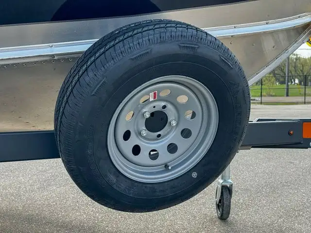 2024 Lund 1875 Alaskan Tiller in Powerboats & Motorboats in Prince Albert - Image 17