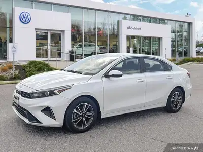 This Kia Forte boasts a Regular Unleaded I-4 2.0 L/122 engine powering this Variable transmission. W...
