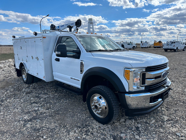 2017 Ford F550 4x4 Service Truck DSL MILRON 4400LBS COMP in Heavy Trucks in Edmonton - Image 2