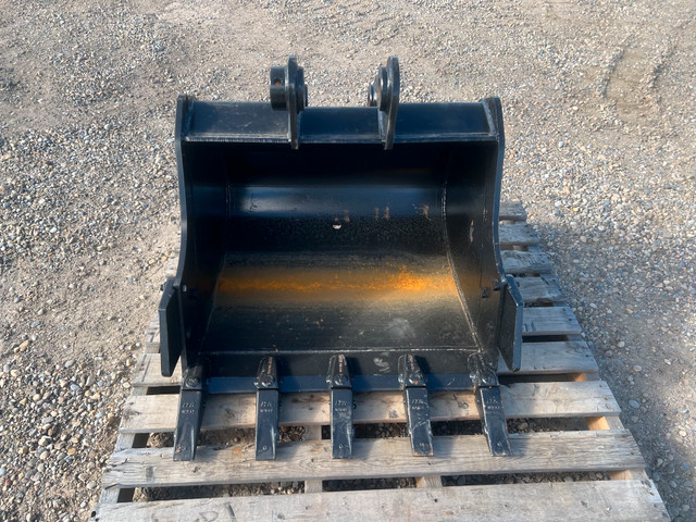 2023 30" Mini Excavator Digging Bucket #B400 in Heavy Equipment in Red Deer
