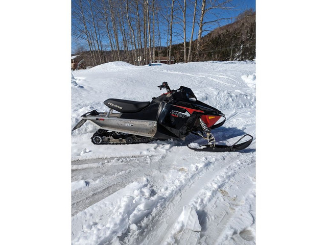  2014 Polaris 800 Indy SP in Snowmobiles in Gaspé
