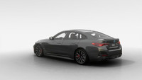Découvrez la *2025 BMW i4 xDrive40*, la première Gran Coupé entièrement électrique, qui allie dynami... (image 1)