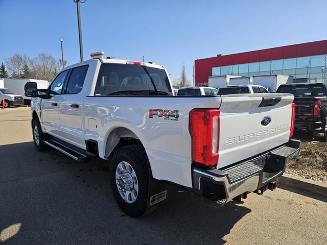 2023 Ford Super Duty F-250 SRW XLT 4WD Crew Cab 6.75' Box, 7.3L  in Cars & Trucks in St. Albert - Image 3
