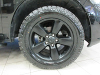 RAM 1500 CLASSIC 2022 EXPRESS NIGHT EDITION V8 5.7 LITRES HEMI 4X4 CREW-CAB BOITE 5.7 PIEDS TOUT ÉQU... (image 4)