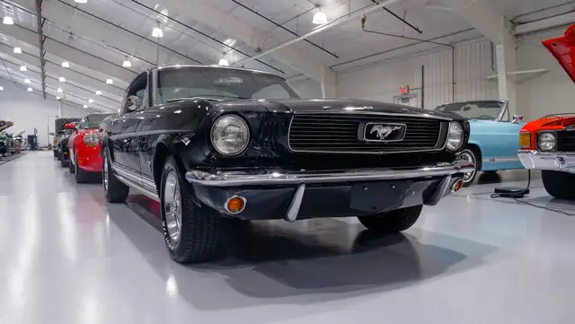 1966 Ford Mustang 2+2 Fastback in Classic Cars in London - Image 14