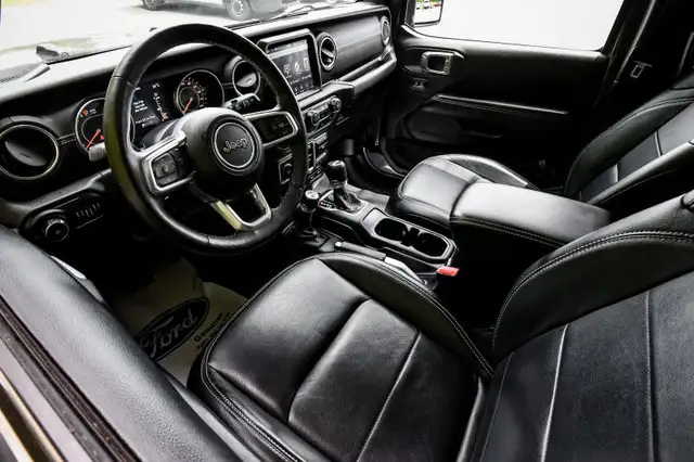 2018 Jeep Wrangler Unlimited Sahara • HEATED SEATS/STEERING • NA in Cars & Trucks in Cornwall - Image 12