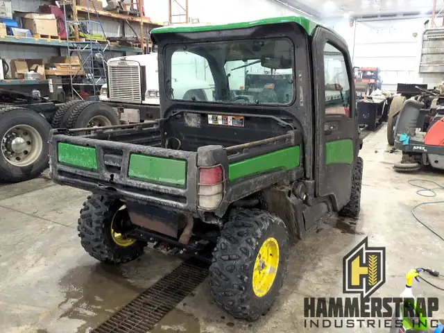 2018 JOHN DEERE Gator XUV 835R 4x4 UTV SxS ATV in ATVs in Edmonton - Image 9