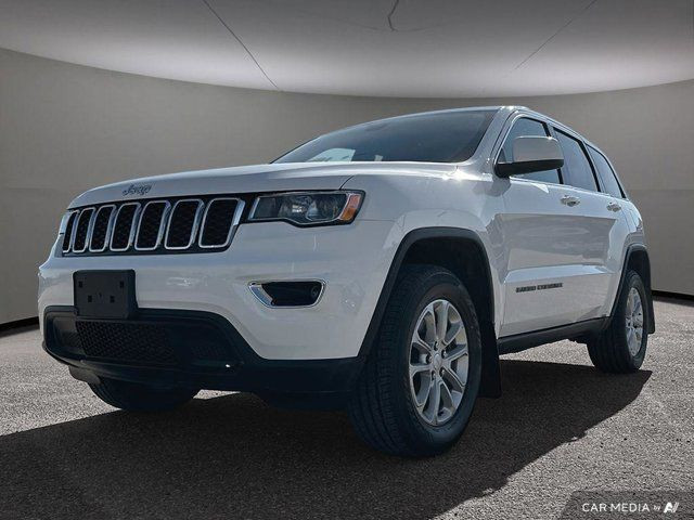 2021 Jeep Grand Cherokee Laredo | Apple Carplay | Heated Seats in Cars & Trucks in Saskatoon