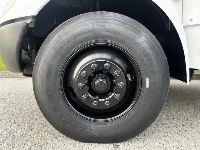 2013 international 4200 21 Passenger Bus Diesel Hydraulic Brakes in Heavy Trucks in Richmond - Image 39