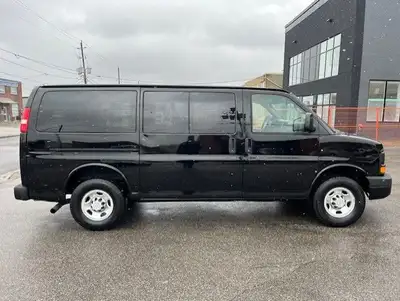 CERTIFICATION INCLUDED!! 12 PASSENGER PEOPLE MOVER!! **LS MODEL** 4.8L V8 GAS SAVER!! PREVIOUS TORON...
