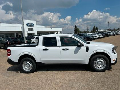 2025 Ford Maverick XL HEV AWD *LIKE NEW* w/2K TOW PKG in Cars & Trucks in Edmonton - Image 2
