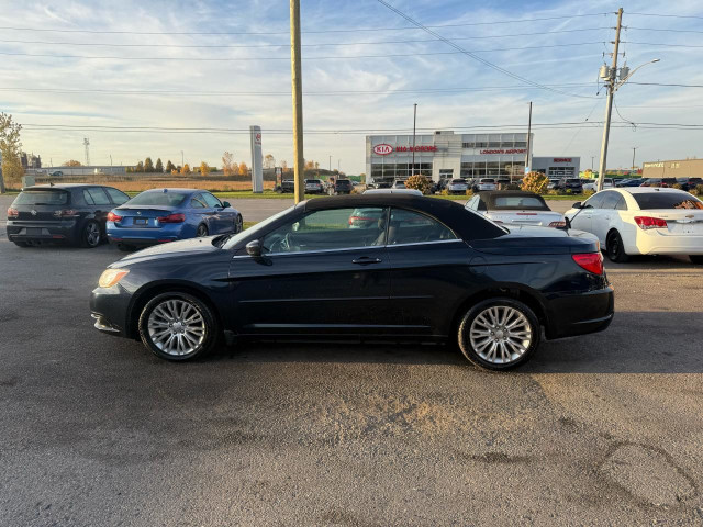 2012 Chrysler 200 Touring, CONVERTIBLE, ONLY 68KMS, CERTIFIED in Cars & Trucks in London - Image 2