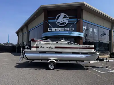 2001 | Lowe | Sun Cruiser 180 EXT 18 900$ - Plus les taxes applicables 2000 Evinrude 40 2000 Bryant...