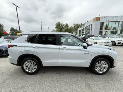 2025 Mitsubishi Outlander PHEV SE - 1.99% Financing Available, H in Cars & Trucks in Burnaby/New Westminster - Image 4