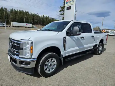 2023 Ford F-350 XLT 4WD Crew Cab Standard 6.75' Box, 7.3L V8, Remote Start, Backup Camera, Keyless E...
