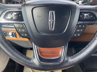 **WE WILL BEAT ANY DEALER IN THE CITY** Infinite Black Metallic Clearcoat 2024 Lincoln Navigator Res... (image 7)