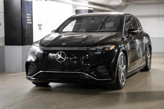 2023 Mercedes-Benz EQS EQS 580 4MATIC SUV in Cars & Trucks in Edmonton - Image 4