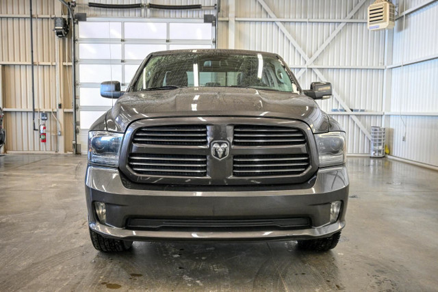 2015 RAM 1500 Cabine quad Sport 4x4 V8 5,7L  in Cars & Trucks in Sherbrooke - Image 2