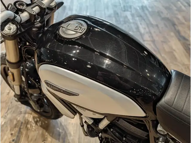 2018 Ducati Scrambler 1100 // Shining Black in Dirt Bikes & Motocross in Winnipeg - Image 10