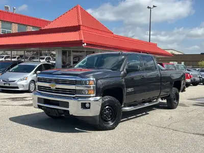 ACCIDENT FREE ! CARFAX VERIFIED LOCAL TRADE IN WITH SERVICE/MILEAGE HISTORY ! SUPER LOW KM'S ! Silve...