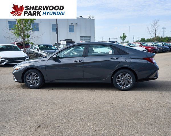 2025 Hyundai Elantra Preferred | Forward Collision-Avoidance in Cars & Trucks in Edmonton - Image 2