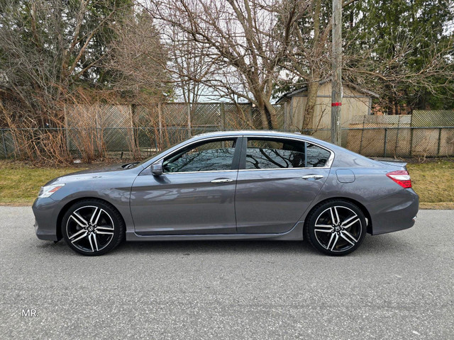 2017 Honda Accord 4dr I4 CVT Touring in Cars & Trucks in City of Toronto