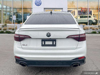 This Volkswagen Jetta GLI delivers a Intercooled Turbo Premium Unleaded I-4 2.0 L/121 engine powerin... (image 3)