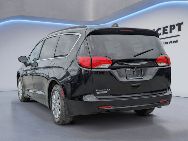  2018 Chrysler Pacifica L 2WD in Cars & Trucks in Sherbrooke - Image 2