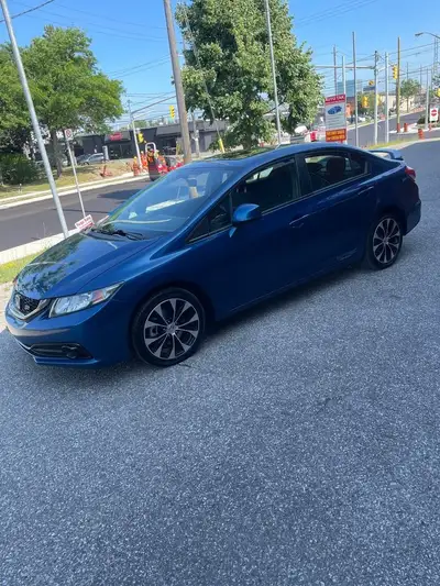 VERY CLEAN LOW KM 4DR CIVIC SI SEDAN 6 SPEED MANUAL SUNROOF ALLOYS BACKUP CAMERA NAVIGATION BLUE TOO...