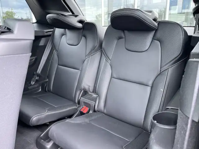2017 Volvo XC90 in Cars & Trucks in Calgary - Image 32
