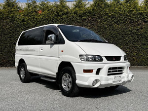 2003 Mitsubishi Delica Chamonix 4WD Right Hand Drive 7-Passenger