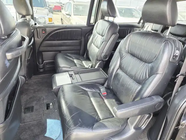 2007 Honda Odyssey Touring Leather DVD Camera Power Sliding door in Cars & Trucks in Calgary - Image 10