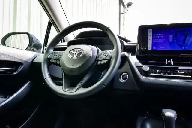 2024 Toyota Corolla LE - Heated Seats - Apple CarPlay dans Autos et camions dans Ottawa - Image 12