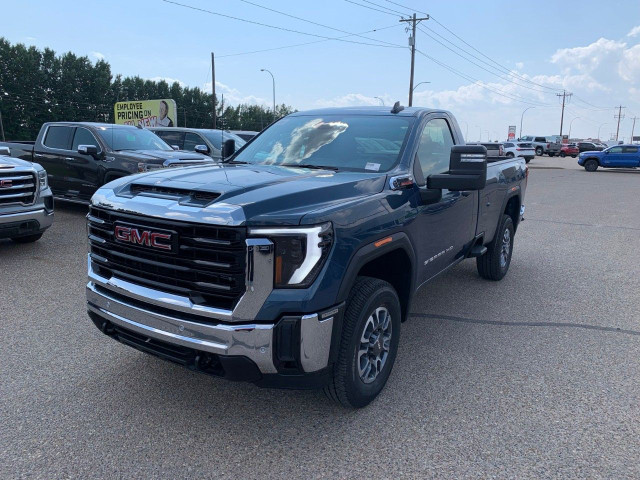 2025 GMC Sierra 3500HD in Cars & Trucks in Hamilton - Image 3
