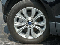 Command the road with this sleek 2022 Ford Edge Titanium, boasting a powerful Twin-Scroll 2.0L EcoBo... (image 5)