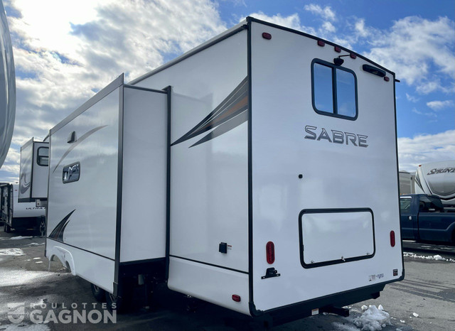 2024 Sabre 32 BHT Fifth Wheel in Travel Trailers & Campers in Lanaudière - Image 3