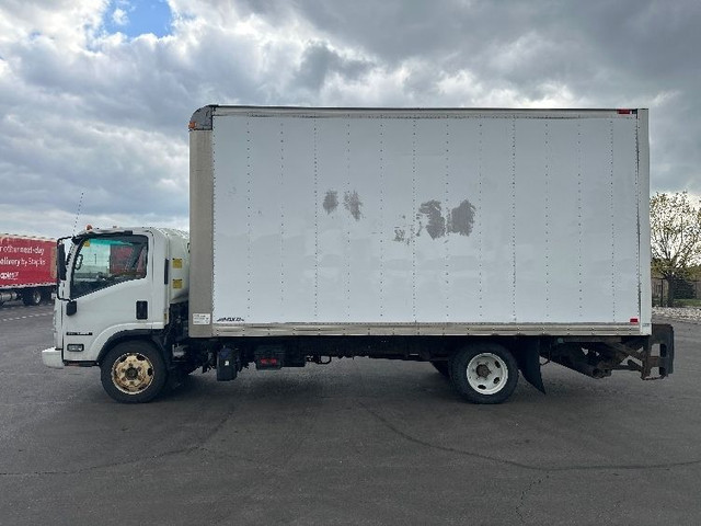 2018 Isuzu Truck NRR in Heavy Trucks in Mississauga / Peel Region - Image 4
