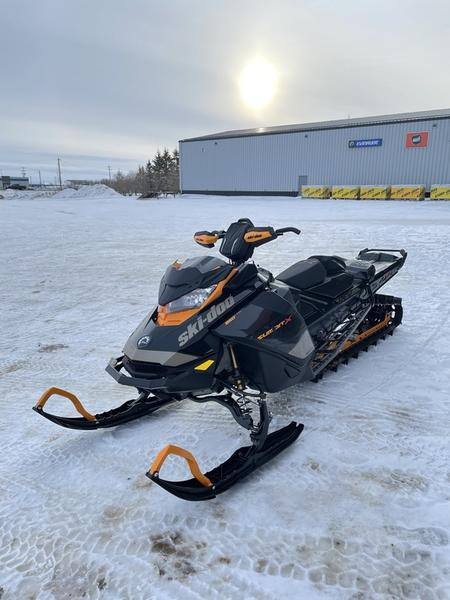 2020 Ski-Doo Summit X With Expert Package 850 E-TEC SS 165 Powde in Snowmobiles in Lloydminster - Image 3