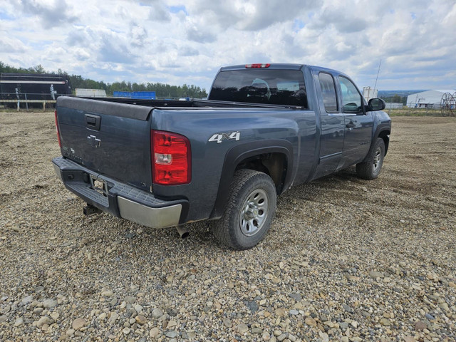 2011 Chevrolet Silverado in Cars & Trucks in Edmonton - Image 3