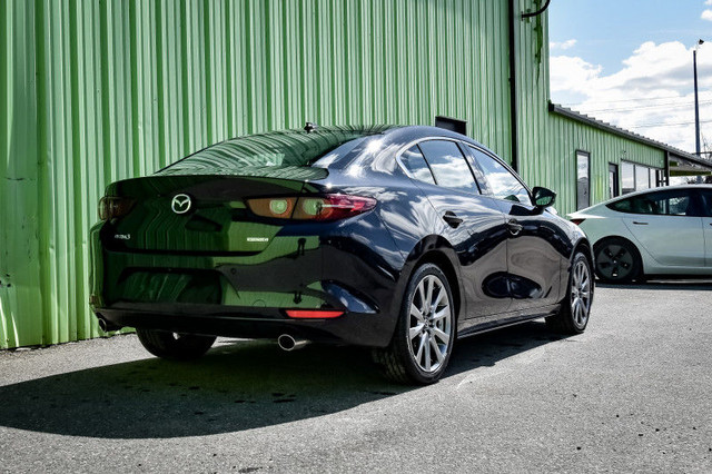 2021 Mazda Mazda3 GT • SUNROOF • NAV • HEATED LEATHER • BOSE AUD in Cars & Trucks in Cornwall - Image 3