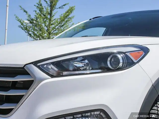 2017 Hyundai Tucson SE | Bluetooth | Heated Seats | AWD | XM dans Autos et camions dans London - Image 14