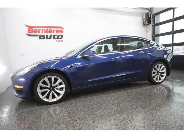 2019 Tesla Model 3 LONG RANGE / AWD / DUAL MOTOR in Cars & Trucks in Lévis