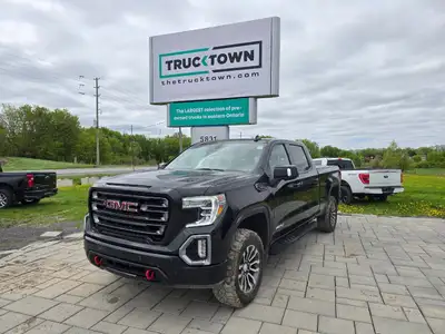 2022 GMC Sierra 1500 Limited AT4 Crew Cab 4WD with the 3.0L Duramax Diesel and only 83,000kms. Clean...